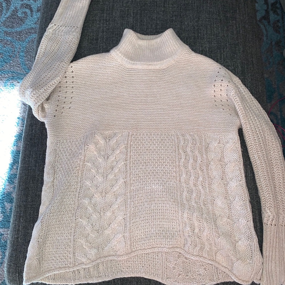 Simply Vera turtleneck sweater super soft